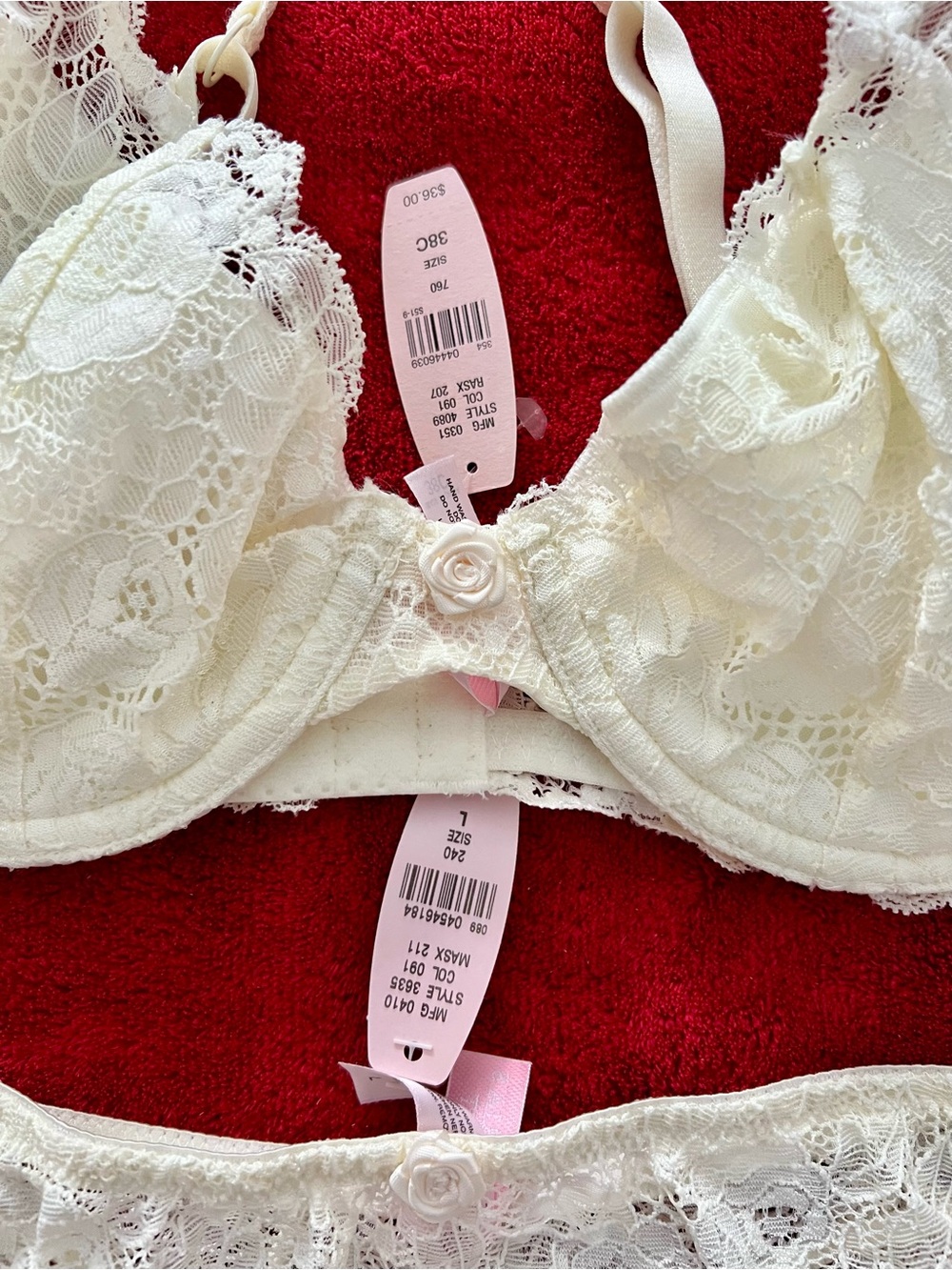 Victoria’s Secret White Lace Bra & Thong Set 38C L NWT Floral - Picture 2 of 3